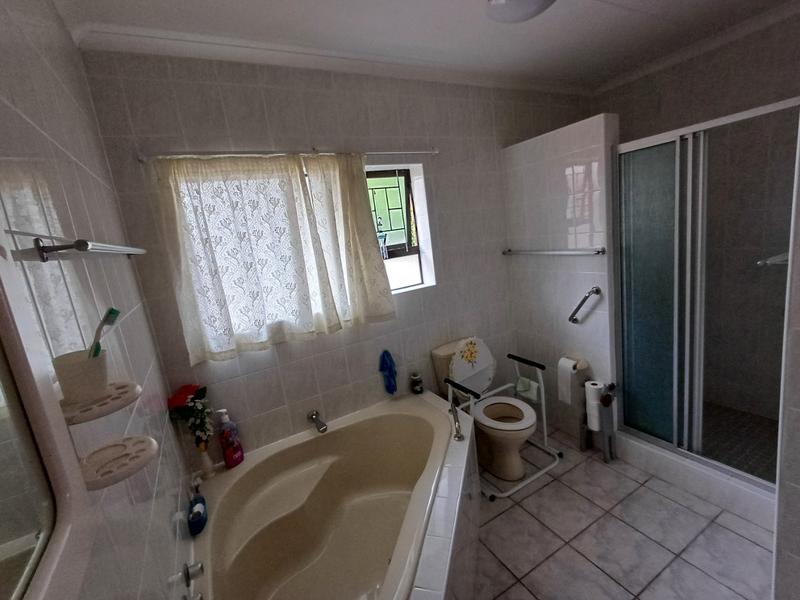 3 Bedroom Property for Sale in Fraaiuitsig Western Cape